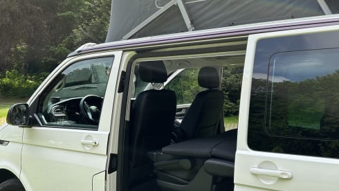 4p Volkswagen campervan uit 2020