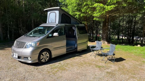 Toyota campervan met 4 slaapplaatsen uit 2004