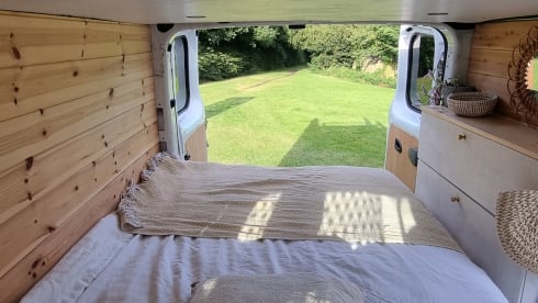 Molly – Beautifully converted Off-grid Campervan