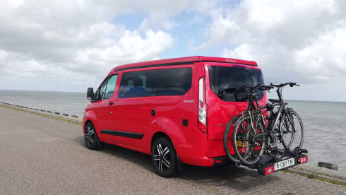 Ford Nugget uit 2021 – Travel in Red