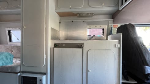 Blauwe Kiwi (VW LT28) – Rent a Volkswagen LT classic retro camper for unprecedented adventures!