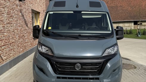 Kiki – 4p Benimar bus uit 2024