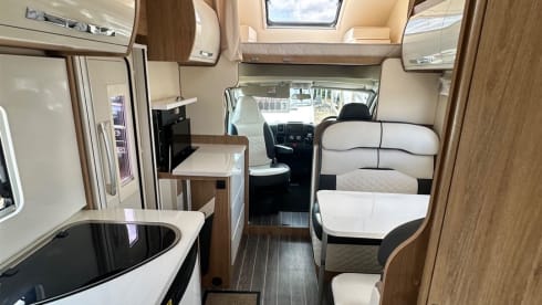 BRYONY – 6 berth Roller Team auto roller 746 