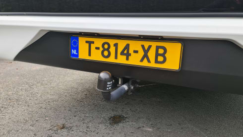 T814XB – Chausson 777GA Automatic Titanium Premium very luxurious, km free