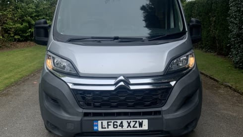Self Converted Off-grid Citroen Relay 