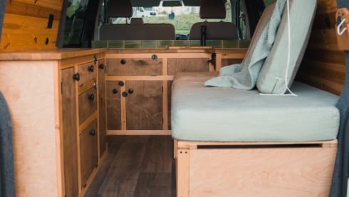 Persie – 2 berth Volkswagen bus from 2015