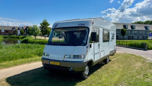 Bessie – 2p Hymer integrated uit 1995
