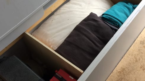 Family Friendly Off Grid Campervan (sleeps 5)
