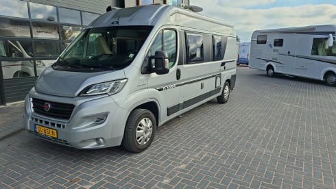 2p Adria Mobil bus uit 2018