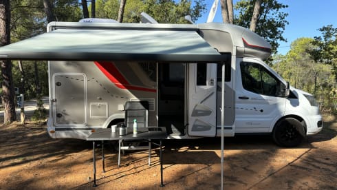 Fully equipped Challenger 250 Graphite Premium from 2022 - 2+2p
