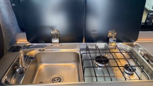 Poppy – Explore in Style - VW Camper for Unforgettable Holidays!