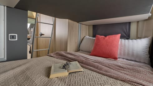 H5 – Auto Trail Expedition 67 Flex - 4 berth Campervan