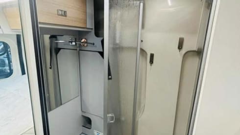 Jean-Pierre – Explore Europe in Comfort: Your Fiat Font Vendôme Adventure Awaits. 