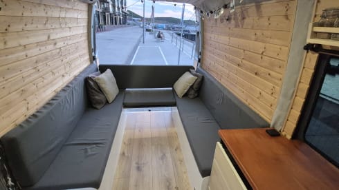 2p Renault bus from 2010