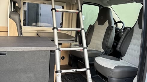 Camping-car Sunlight Cliff 600 RT pour 4 personnes à partir de 2025