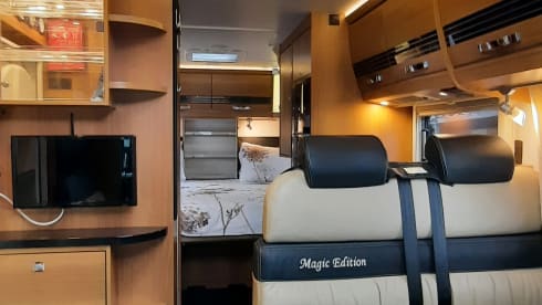 Black Magic – 4p Dethleffs semi-integrated from 2013