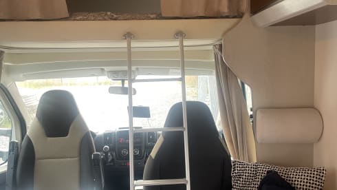 DAFFY – Nice family camper alcove 5 seats and 6 sleeping places