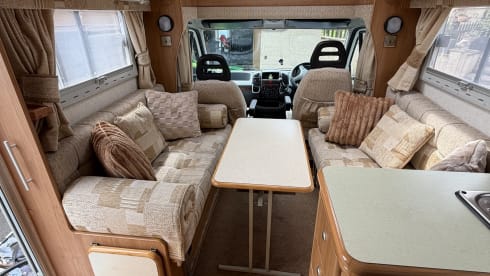 Pod  – 2 berth under 7m - end washroom - lots of storage 