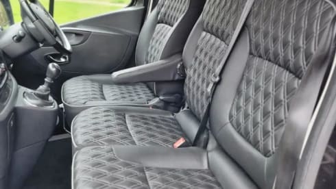 Vauxhall vivaro  – 4 berth Vauxhall vivaro campervan from 2018