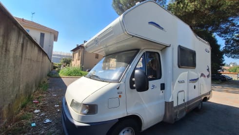 CHARLIE III – CAMPER