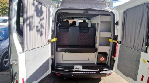 Skye2 – 4 berth campervan with pop top roof