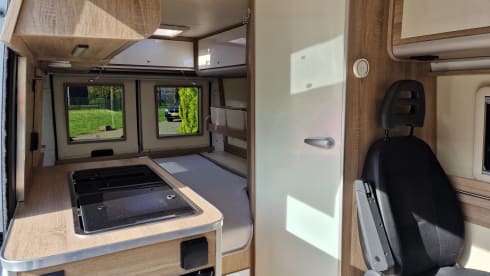 Witte Willem – 2p Peugeot bus uit 2016