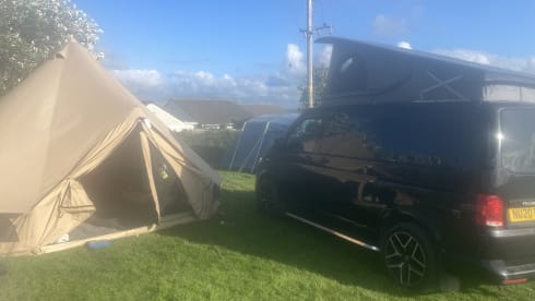 Vincent vangooo – 4 berth Volkswagen campervan from 2020