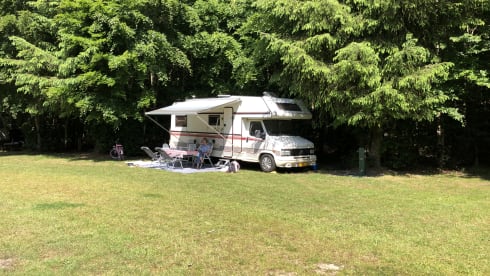 Large 6 person camper for rent. LMC Liberty