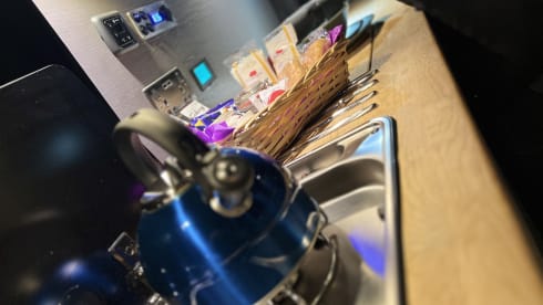 Becky – Ford Transit Custom Campervan 4 Beth 