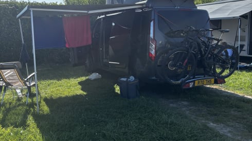 Claude – 4 Birth Ford Transit Custom 2.0 170 bhp 6 Speed Auto Limited.