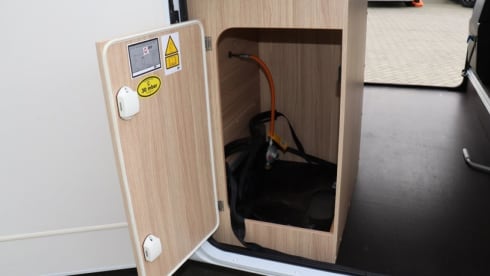 T69L – Complete HomeCar family camper with motor air conditioning and awning,