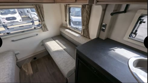 6 berth 6 seatbelt Swift 486