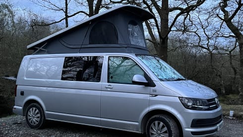 Roxy – VW T6 LWB Manual sleeps 4