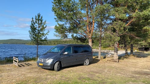 4p Mercedes-Benz campervan uit 2010