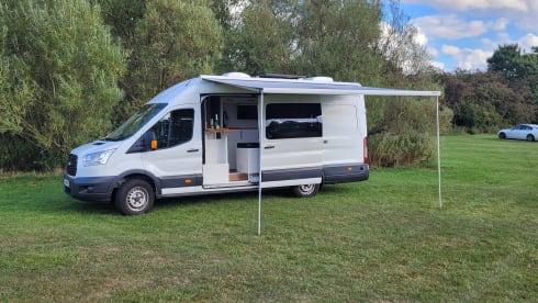 Brody – Superb 2 Berth Campervan with full size double bed and shower
