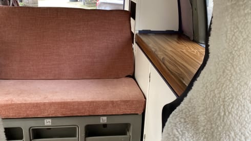 🌞🚐 On the road with a 4p Volkswagen T4