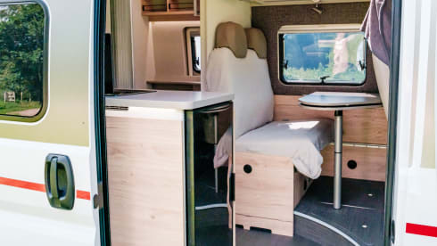 YOURMOMENTS_Vanlife  – Escape to nature with our luxurious off-grid camper bus 