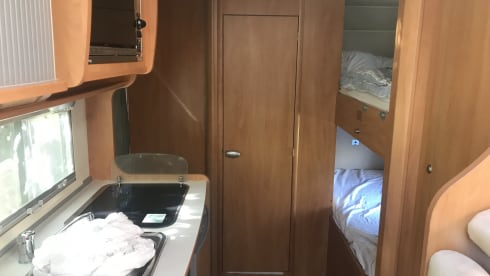 Big Bertha – Sea Newlife, Edinburgh (Fiat Ducato) sleeps upto 7, 5 is super comfortable