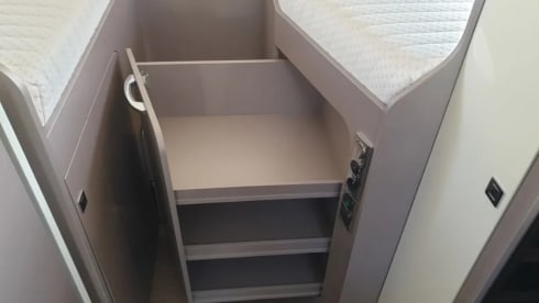 C25 – 4p Bürstner semi-integrated from 2018