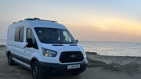Big Penny – Cosy 2 berth Ford Camper