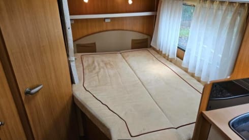 4p Bürstner integral camper from 2009