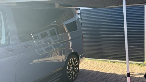 Lola – Volkswagen T6.1 - Ready for adventure on your terms
