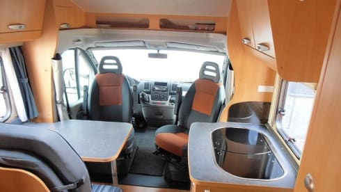Madelief – Semi-integrated Adria Sport - Bronckhorst Campers