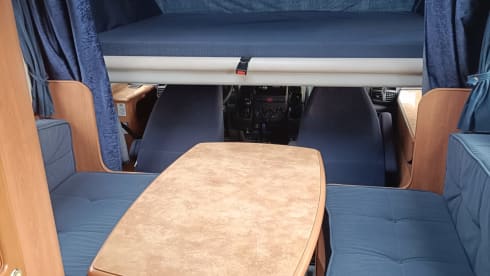Complete spacious camper Fiat Ducato Mirage 6 persons