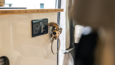 THE JUGGERNAUT – 5 berth Volkswagen bus from 2016