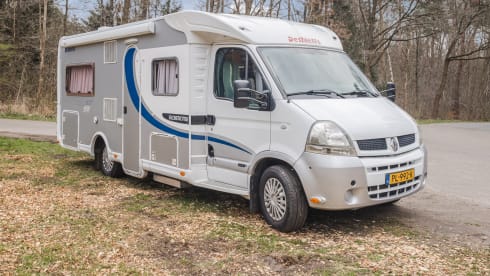 4p Dethleffs semi-integrated from 2006