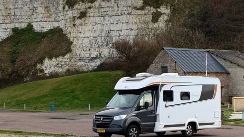 Integral very spacious camper Mercedes Burstner 2020