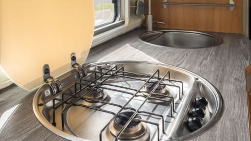 Camper Homer – Spacious integral camper with lots of comfort!
