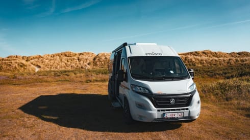 BB KING – Young Fiat Ducato (2 or 4 persons) with bicycle carrier