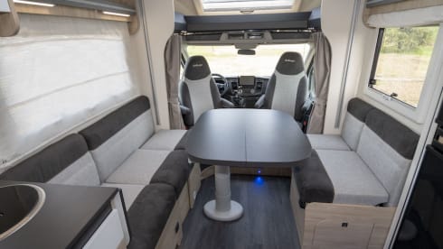 Challenger 4 seats for relaxed travelling